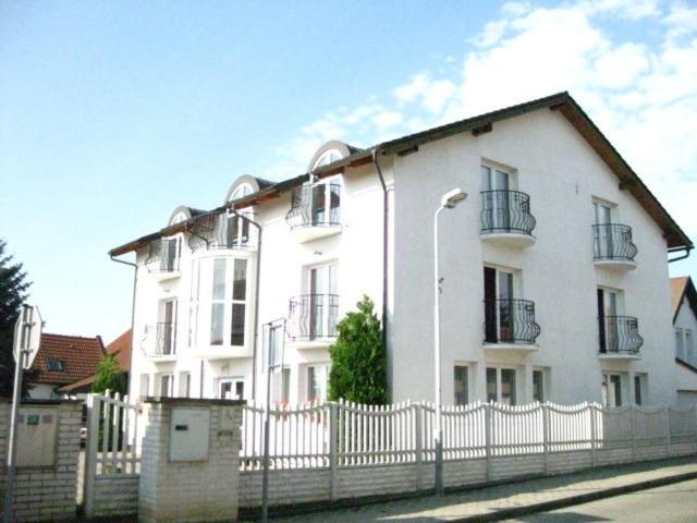 Ariane 3* Praag